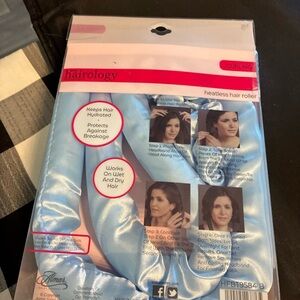 Hairology Heatless Hair Roller in Blue